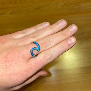 Beautiful turquoise wave silver ring size 8.5